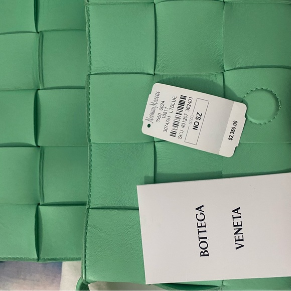 Bottega Venetta Cassette crossbody bag excellent condition - Picture 4 of 4